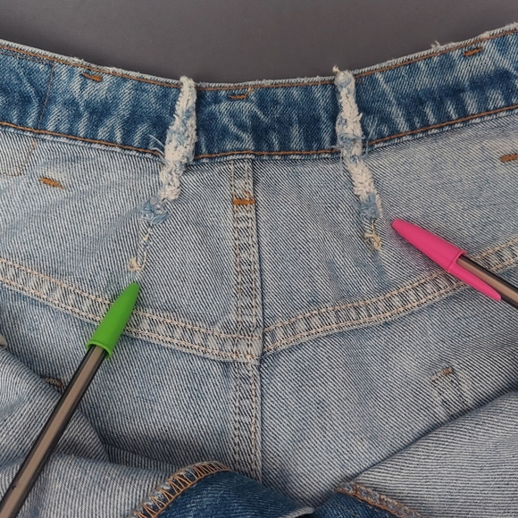 Vintage Levi's Distressed Denim Shorts Size 38 Blue Jean Cutoffs - Picture 13 of 16